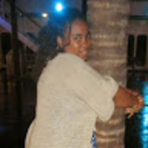 Meet your Posher, Shakira - Picture 1 of 1